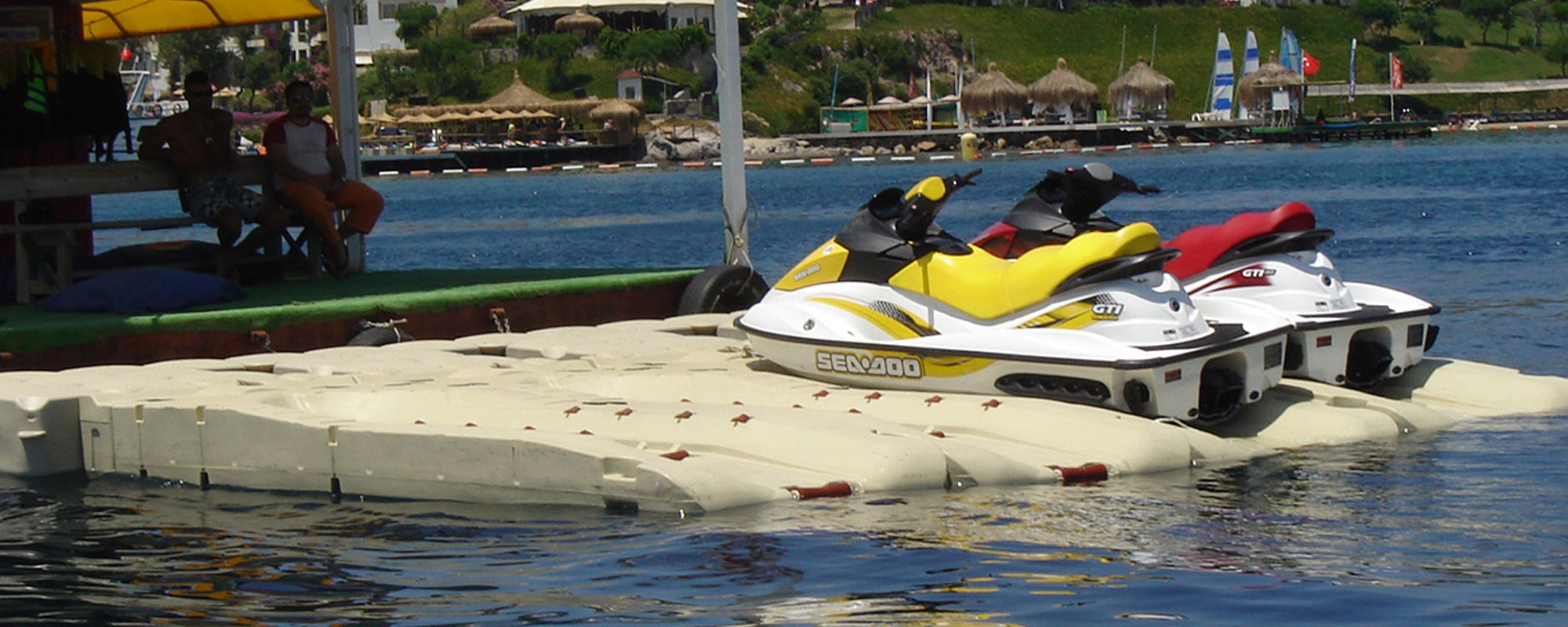 Pedana galleggiante per jet ski